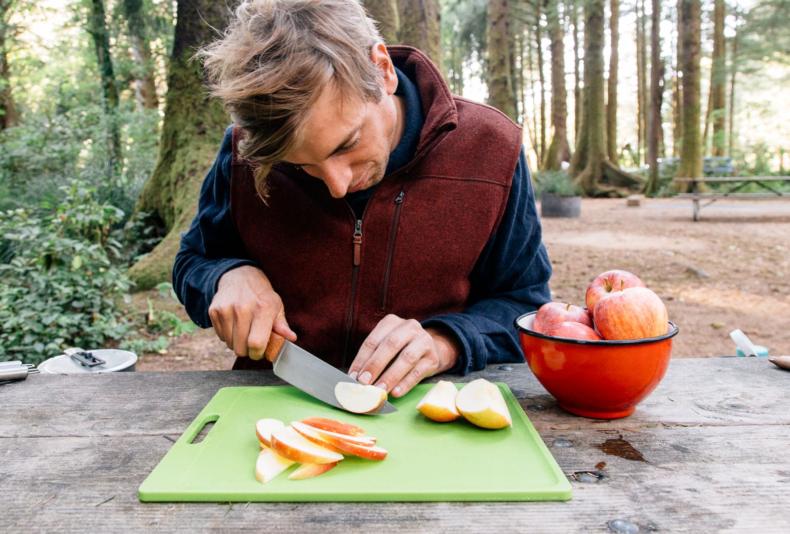 Quick & Easy Campfire Apple Crisp - Fresh Off The Grid